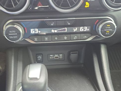 Used 2024 Nissan Sentra SR FWD image 17