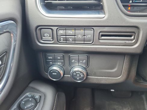 Certified 2022 GMC Yukon SLT w/ SLT Premium Package image 23