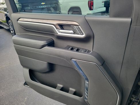 Used 2024 Chevrolet Silverado 2500 LTZ AWD/4WD image 18