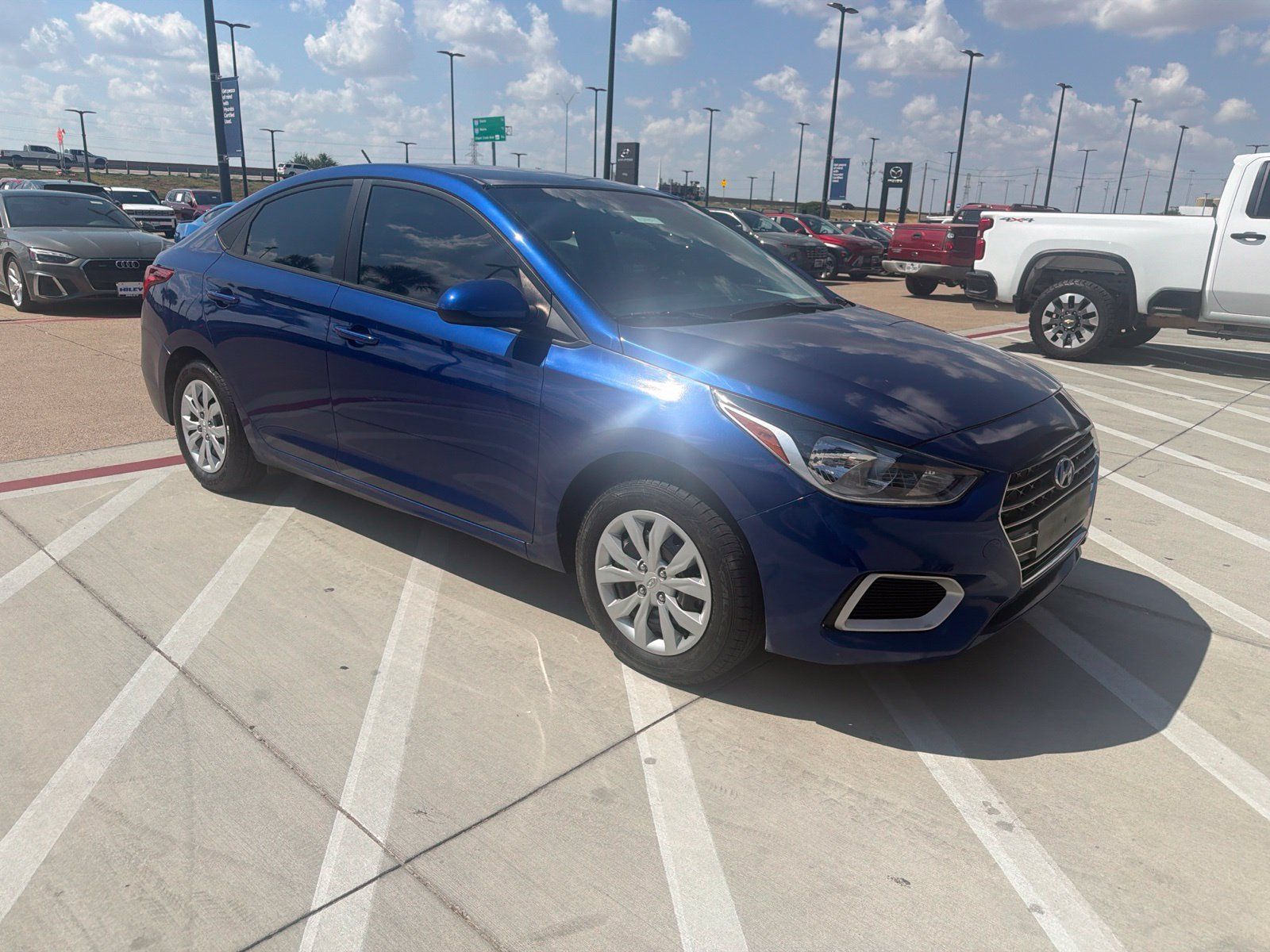 Used 2022 Hyundai Accent SE FWD image 3