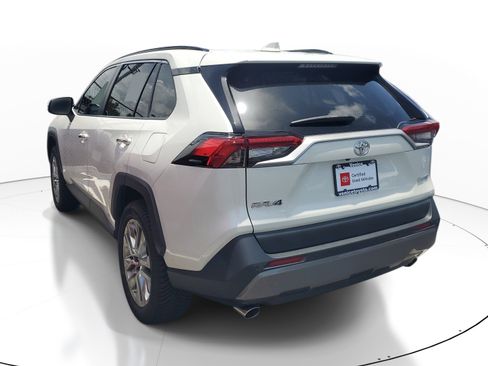 Used 2019 Toyota RAV4 Limited w/ Cold Weather Package FWD image 9