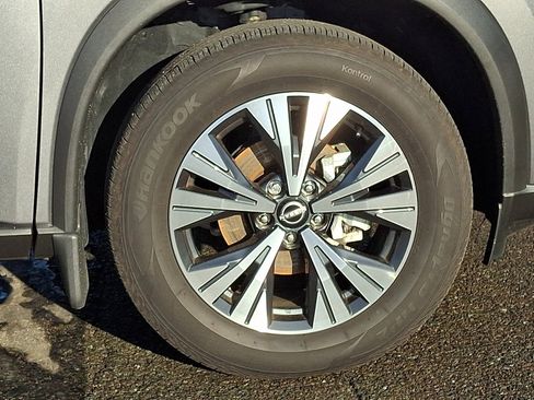 Used 2023 Nissan Rogue SV w/ SV Premium B Package image 8