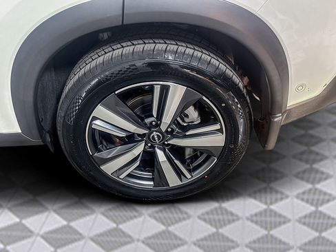 Used 2022 Nissan Rogue Platinum w/ Head-Up Display Package image 32