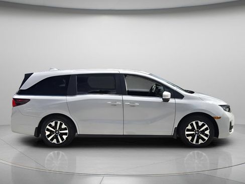 Used 2025 Honda Odyssey EX-L image 3