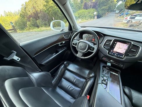 Used 2018 Volvo XC90 T6 Momentum w/ Convenience Package AWD/4WD image 20