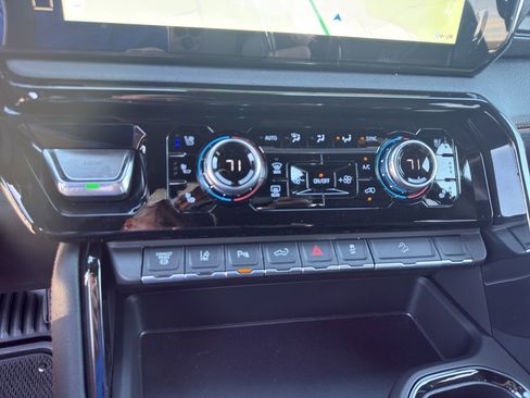 New 2026 GMC Sierra 2500 AT4 w/ Technology Package AWD/4WD image 11