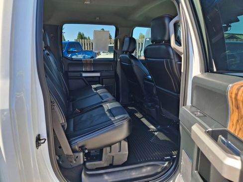 Used 2019 Ford F150 Lariat w/ Trailer Tow Package image 21