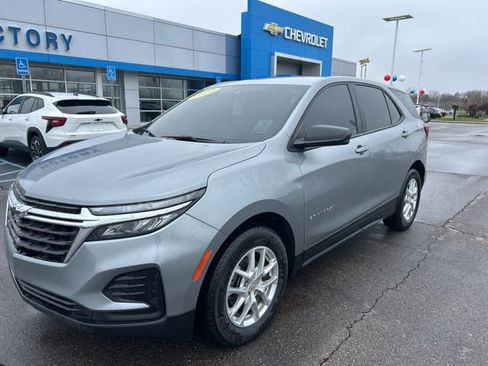 Used 2024 Chevrolet Equinox LS w/ LS Convenience Package image 1