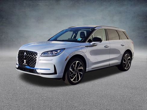 New 2025 Lincoln Corsair Grand Touring image 3