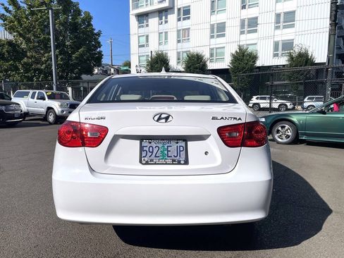 Used 2009 Hyundai Elantra GLS w/ Popular Equipment Pkg 2 FWD image 11