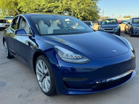 Used 2018 Tesla Model 3 Long Range AWD/4WD image 4