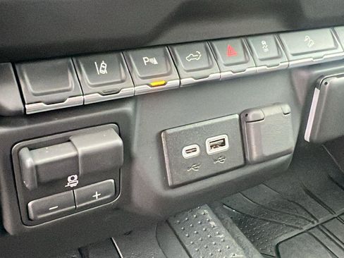 Certified 2026 Chevrolet Silverado 2500 Custom w/ Custom Value Package image 24