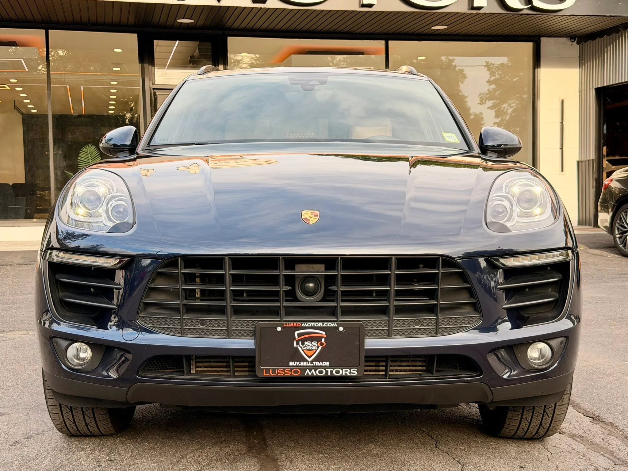 Used 2018 Porsche Macan Sport Edition AWD/4WD image 10