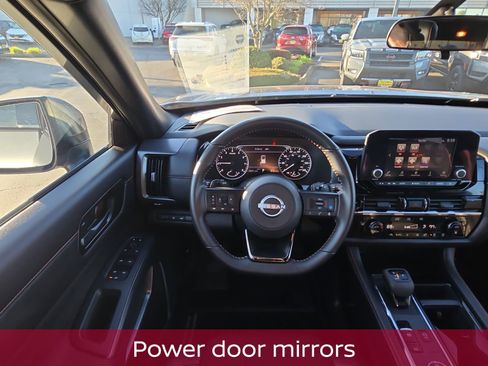 Used 2025 Nissan Pathfinder Rock Creek image 16