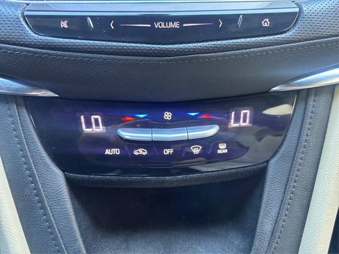 Used 2017 Cadillac XT5 FWD image 16