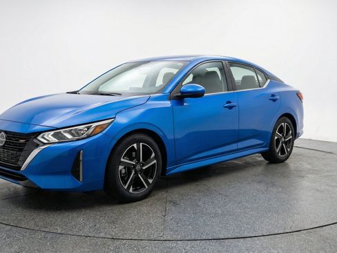 Used 2025 Nissan Sentra SV FWD image 3