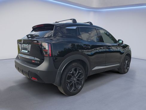 Used 2025 Nissan Kicks SR AWD/4WD image 6