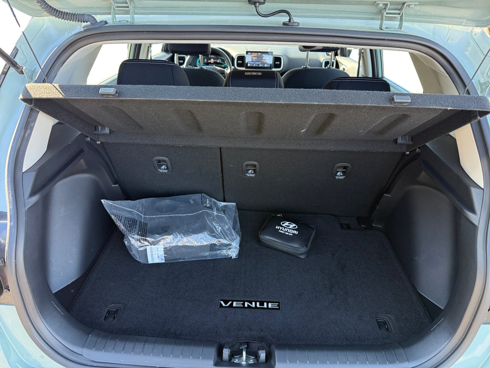 Certified 2025 Hyundai Venue SEL FWD image 17