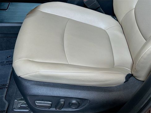 Used 2023 Toyota Sienna XLE image 16