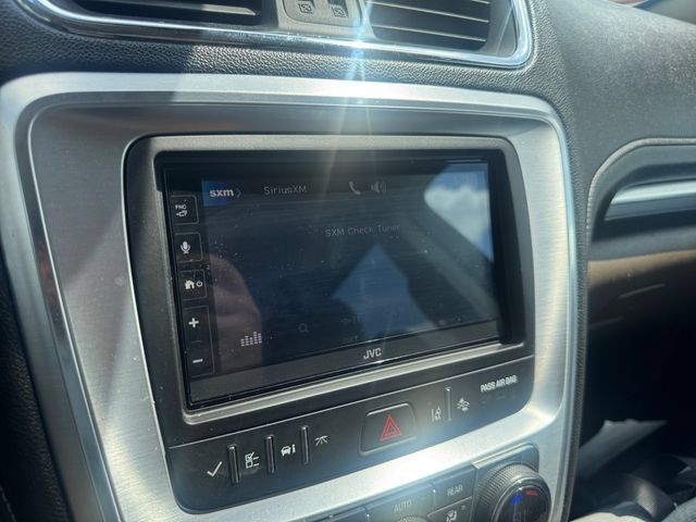 Used 2015 GMC Acadia SLT w/ Technology Package FWD image 15