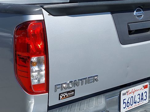 Used 2019 Nissan Frontier SL image 11