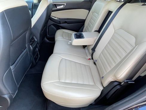 Used 2024 Ford Edge SEL image 11