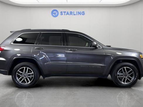 Used 2020 Jeep Grand Cherokee Laredo w/ Laredo X Package image 11