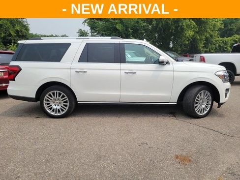 Used 2024 Ford Expedition Max Limited AWD/4WD image 2