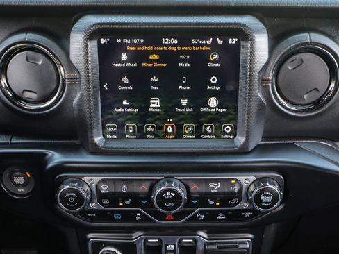 Used 2022 Jeep Wrangler Unlimited Sahara image 37