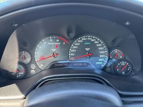 Used 2004 Chevrolet Corvette Convertible w/ Preferred Equipment Group RWD image 26