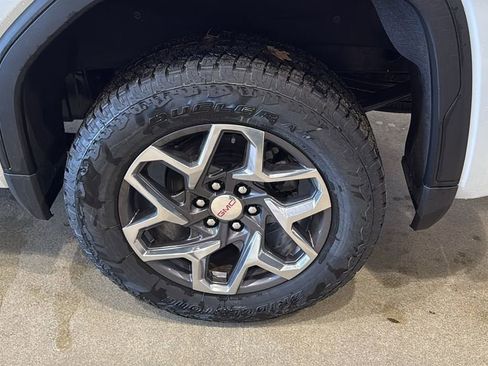 New 2026 GMC Sierra 1500 SLT AWD/4WD image 10