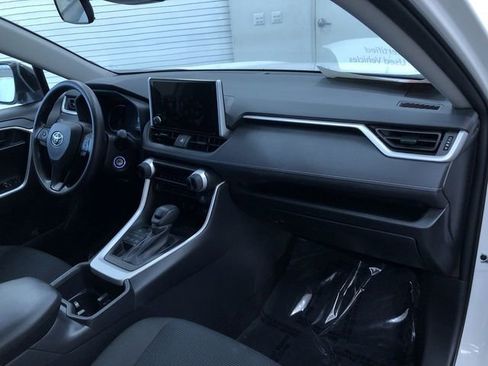 Certified 2025 Toyota RAV4 LE image 23