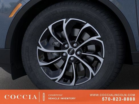 New 2026 Lincoln Nautilus Premier AWD/4WD image 19