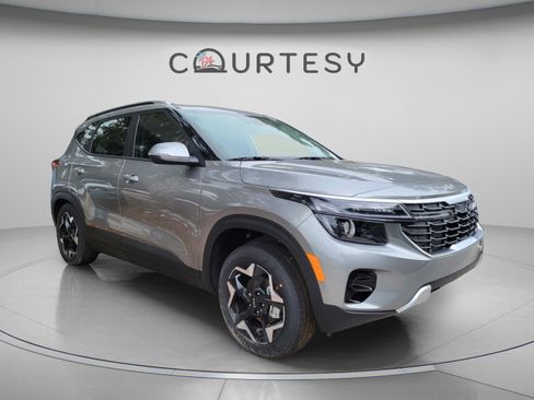 New 2026 Kia Seltos S FWD image 4