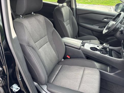 Used 2025 Nissan Rogue SV FWD image 38