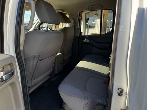 Used 2016 Nissan Frontier SV AWD/4WD image 18