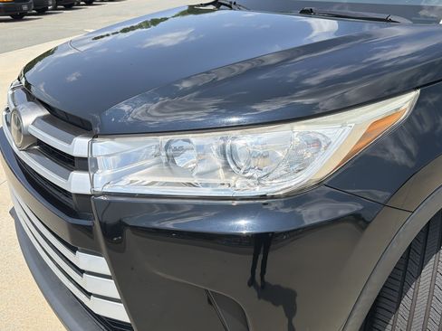 Used 2017 Toyota Highlander XLE FWD image 5