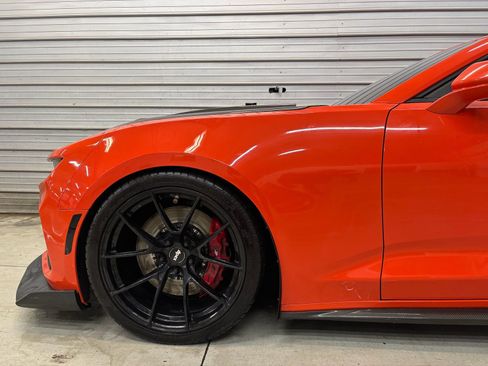 Used 2019 Chevrolet Camaro SS image 4