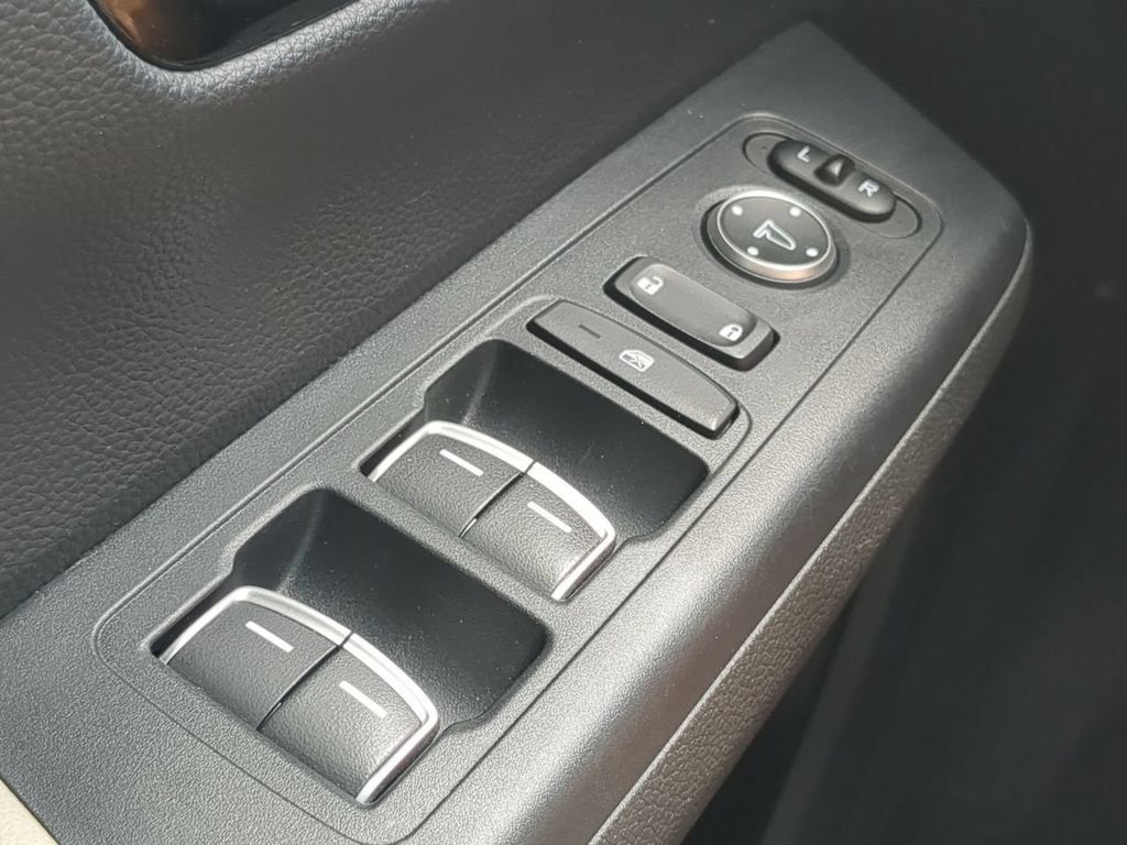 Used 2024 Honda CR-V EX-L image 21