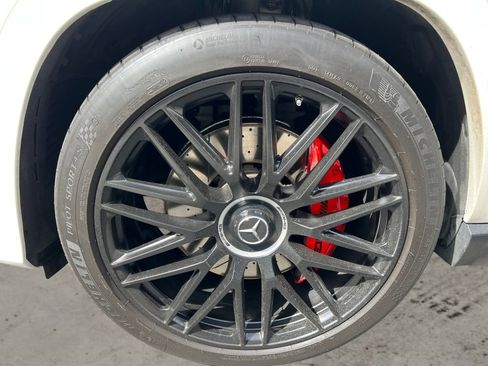 Used 2024 Mercedes-Benz GLS 63 AMG 4MATIC image 9