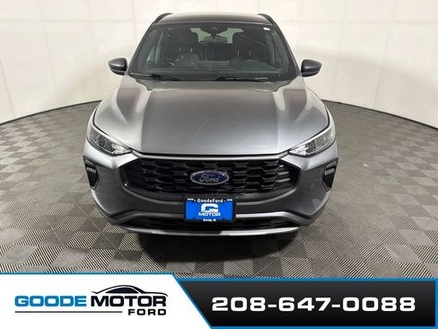 Used 2023 Ford Escape ST-Line w/ Tech Pack #1 AWD/4WD image 3
