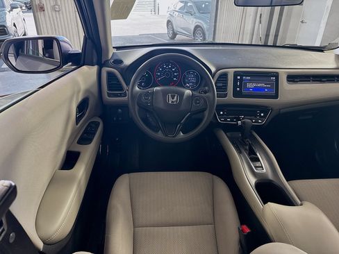 Used 2018 Honda HR-V EX image 18