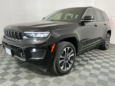 Used 2022 Jeep Grand Cherokee Overland image 2