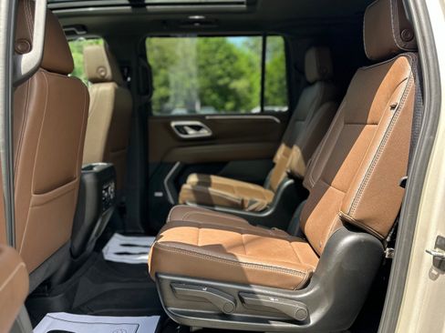 Used 2024 Chevrolet Suburban High Country w/ Max Trailering Package AWD/4WD image 25