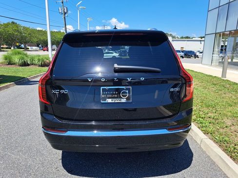 Used 2025 Volvo XC90 B5 Core AWD/4WD image 6
