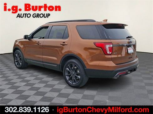 Used 2017 Ford Explorer XLT w/ Equipment Group 202A image 4