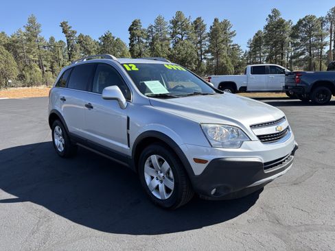 Used 2012 Chevrolet Captiva Sport LS FWD image 2