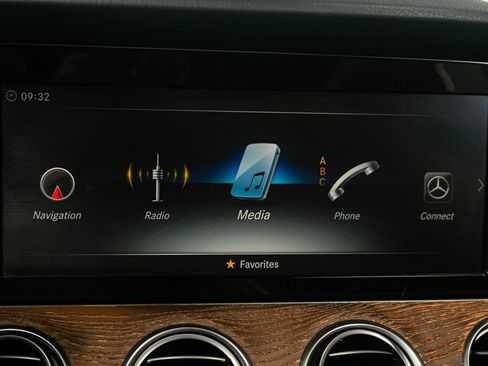 Used 2018 Mercedes-Benz E 300 E 300 RWD Sedan w/ Premium 1 Package image 43