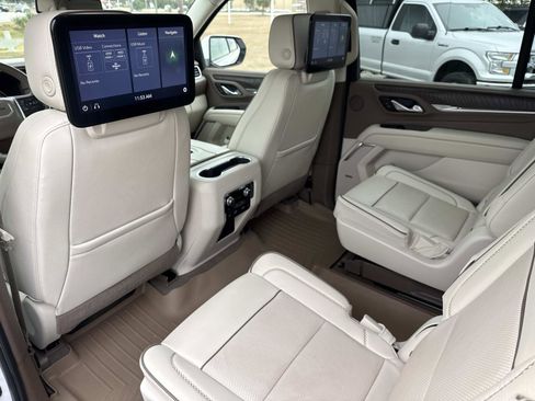 Used 2021 GMC Yukon XL Denali image 17