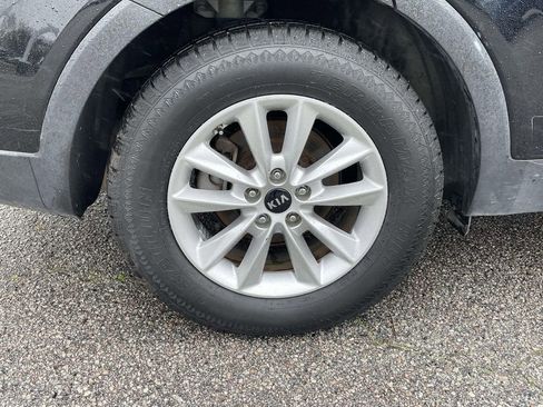 Used 2019 Kia Sorento LX image 7